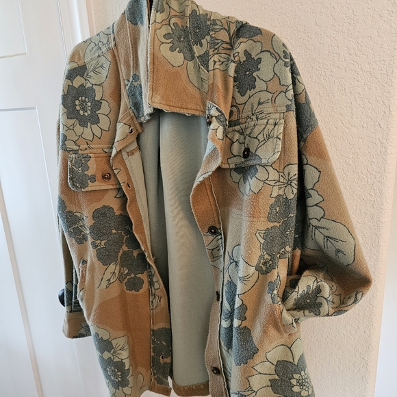 FREE PEOPLE Flowered Flannel Shirt/Jacket NVR WORN TAGS ATTACHED BEAUTIFUL - Picture 1 of 8
